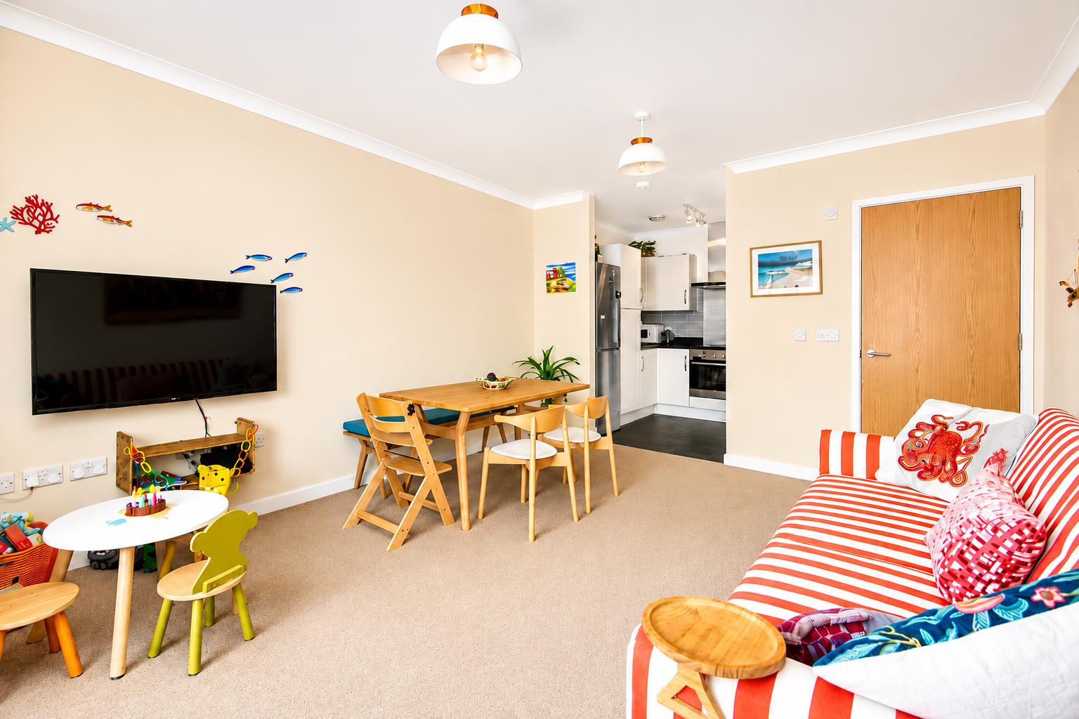 2 bed property in Sweetbriar Avenue, Carshalton